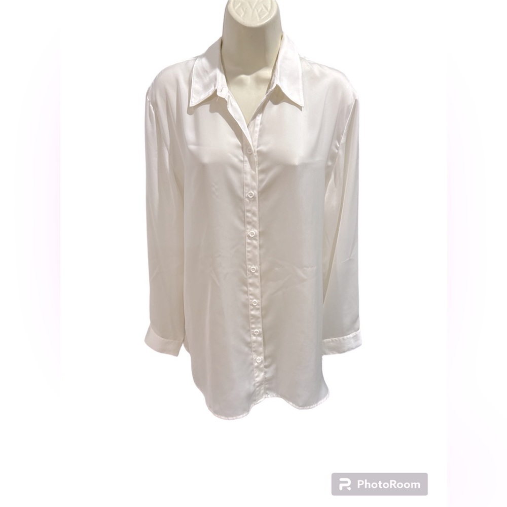 Chicos Button Down Long Sleeve Soft Top Women’s Size 2 (Med) White